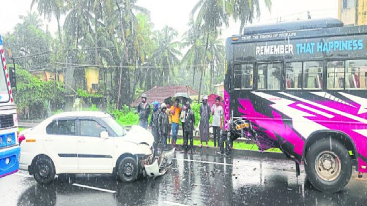 ಹಠಾತ್‌ ಬ್ರೇಕ್‌ ಹಾಕಿದ ಬಸ್‌ ಚಾಲಕ, ಕಾರು ನಜ್ಜುಗುಜ್ಜು