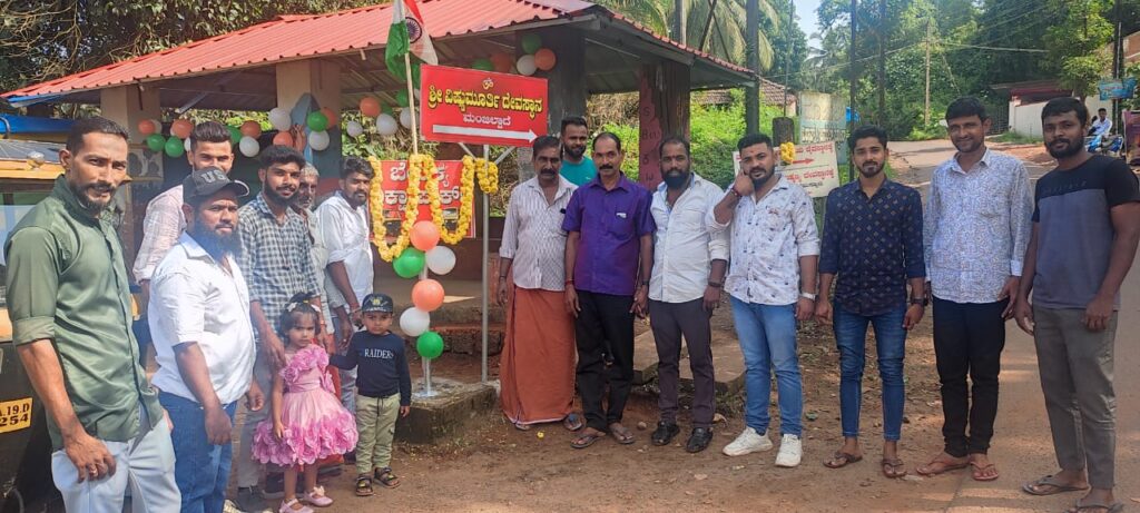 Benkya auto drivers and owners set a news model in celebrating Independence Day in a unique way