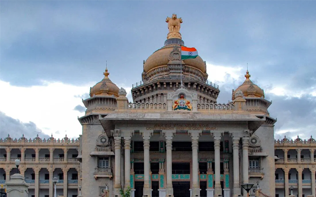 ಮುಜರಾಯಿ ದೇವಳ ಅರ್ಚಕರಿಗೆ ಗುಡ್‌ ನ್ಯೂಸ್‌: ಅರ್ಚಕರ ಕುಟುಂಬಕ್ಕೆ ಇನ್ಮುಂದೆ ಯಾವೆಲ್ಲ ಸೌಲಭ್ಯ ಸಿಗಲಿದೆ ಗೊತ್ತಾ